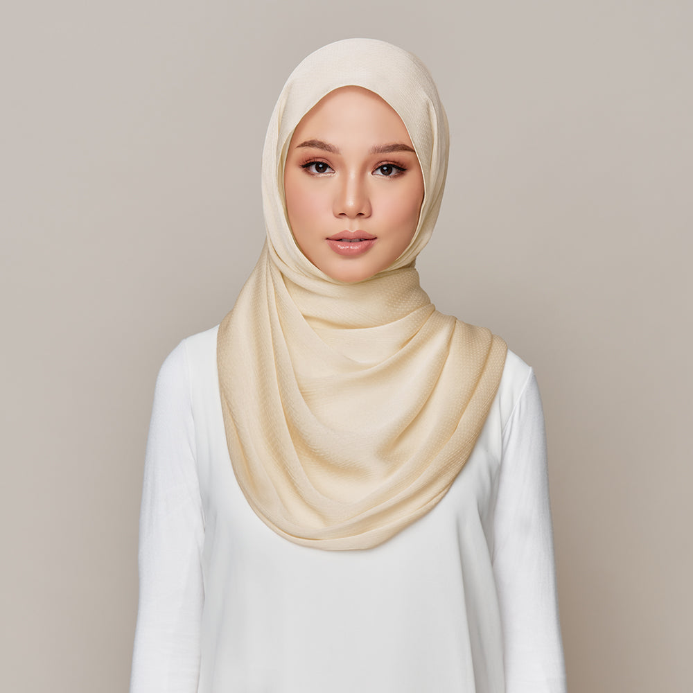 Sofya in Apple Core TudungPeople