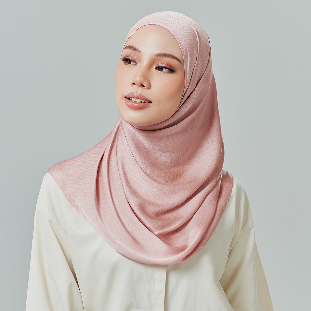 Sofya in Dusty Rose - TudungPeople