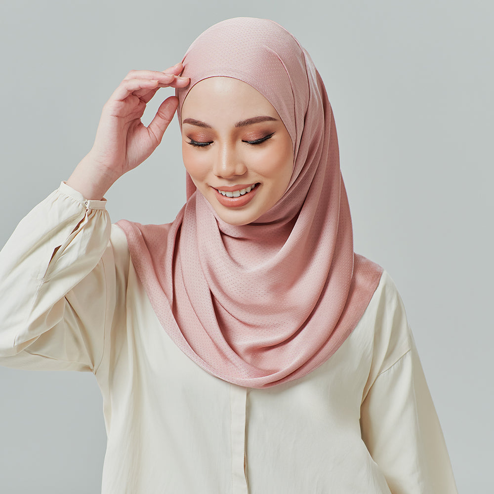 Sofya in Dusty Rose - TudungPeople