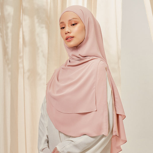 Hayaa Khimar in Pink - TudungPeople