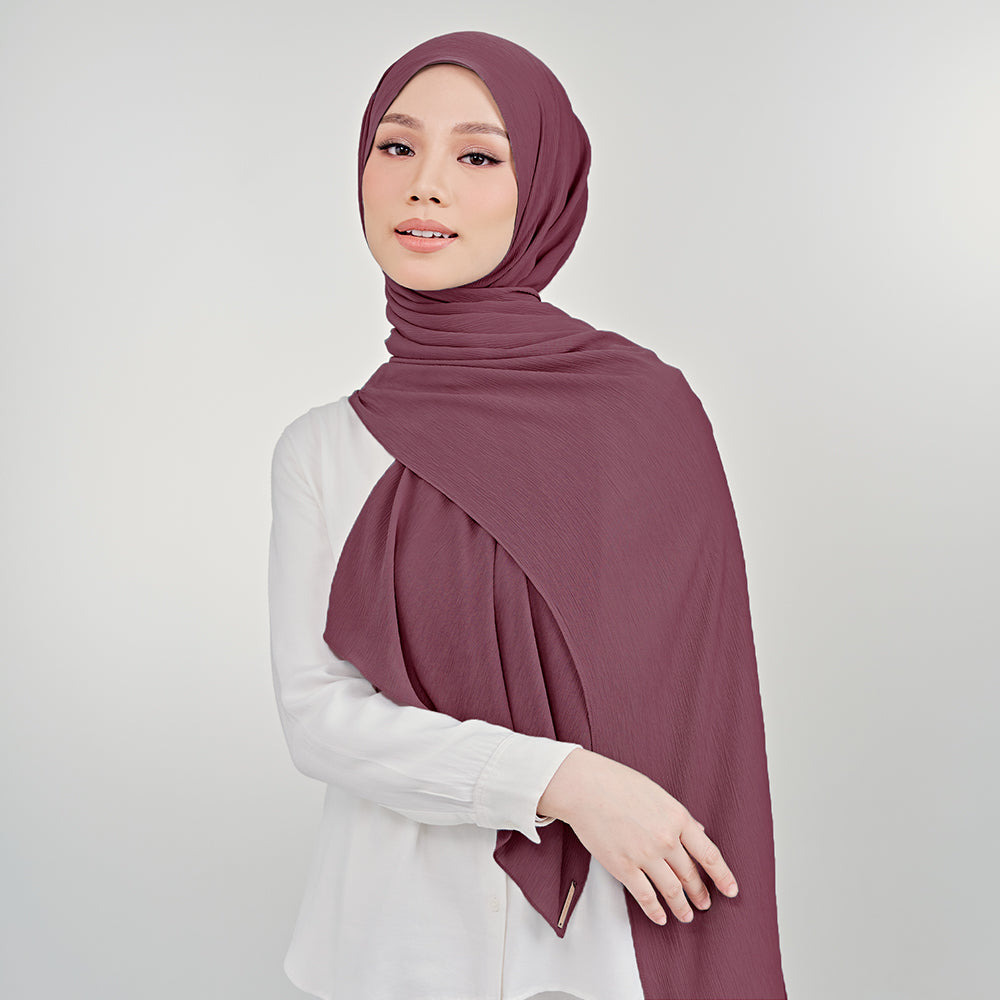 Muna in Plum