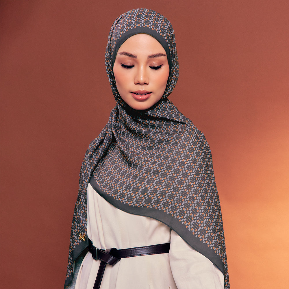 Anyaman in Raut | TudungPeople