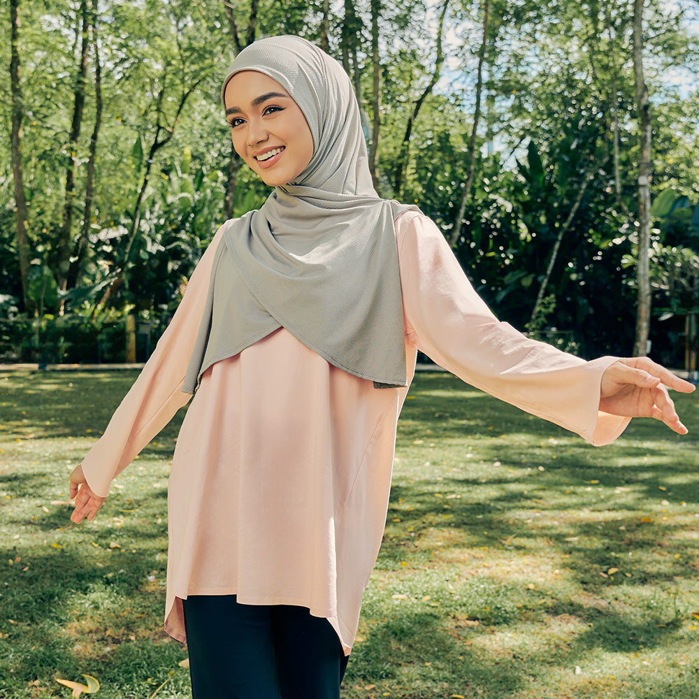 Tudungpeople Athleisure in Cherry L/XL, Women's Fashion, Muslimah Fashion,  Tops on Carousell