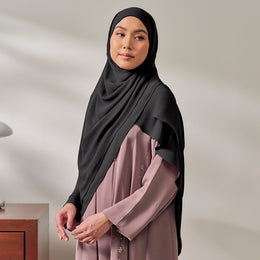 Hayaa Khimar in Black