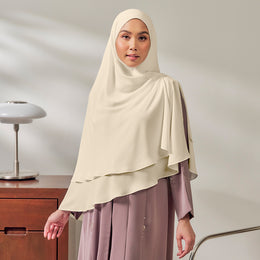 Hayaa Khimar in Soft Beige