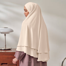 Hayaa Khimar in Off White