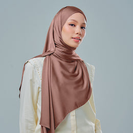 Inaya in Bronze
