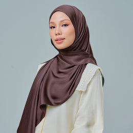 Inaya in Dark Brown