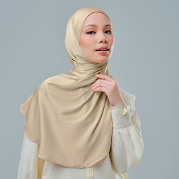 Inaya in Willow