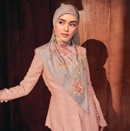 LE Heirloom - Grey (SQ)