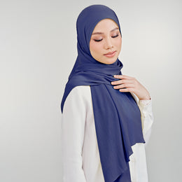 Muna in Indigo