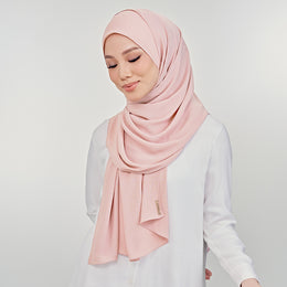 Muna in Tea Rose