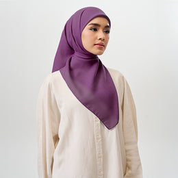 Nara in Plum