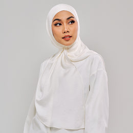 Niya Satin in Chalk