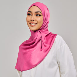 Niya Satin in Magenta