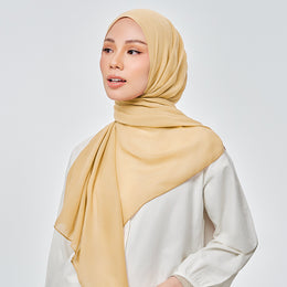 Suri in Pineapple